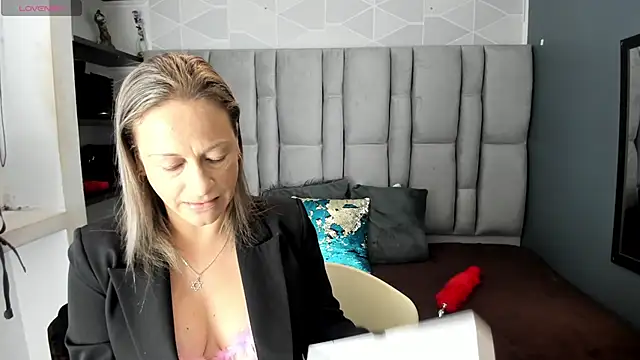 Charlot milf online show from 7, 1, 2026