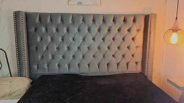 Anya Belth online show from 15, 4, 2026