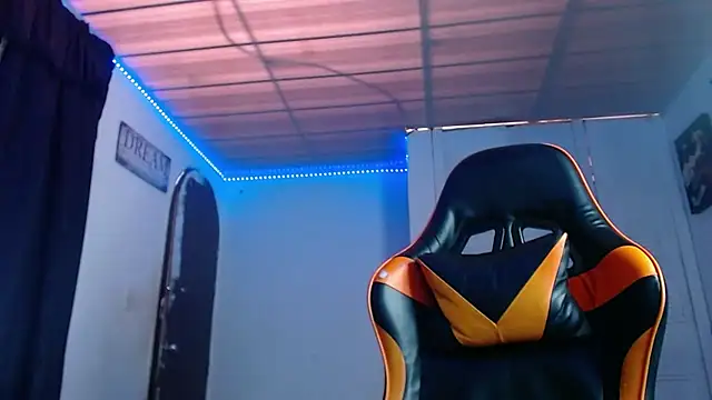 Snapshot of Abbiprada chatting on 30, 9, 2025 Abbiprada online show from 30, 9, 2025