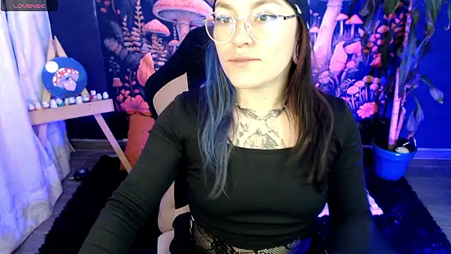 LunaBunny8 online show from 15, 1, 2026