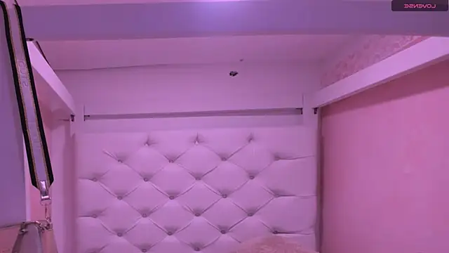 Snapshot of eimy_skinny_ chatting on 3, 5, 2026 eimy skinny online show from 3, 5, 2026