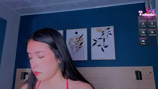 Snapshot of SarahMiler_ chatting on 23, 9, 2025 SarahMiler online show from 23, 9, 2025