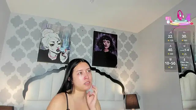 SarahMiler  online show from 31, 10, 2025