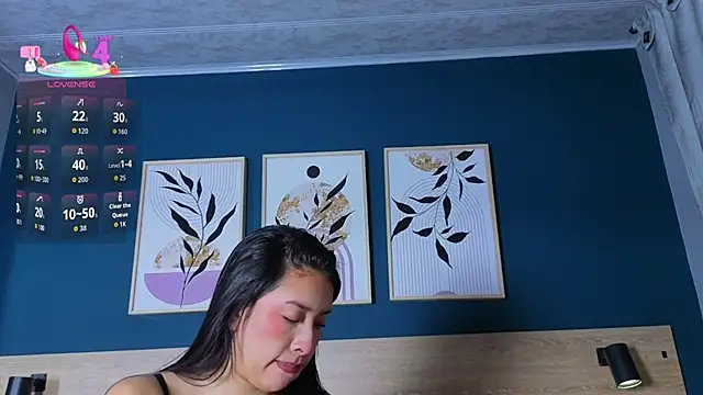 SarahMiler  online show from 18, 11, 2025