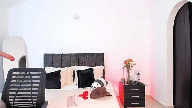 Taylormaxwell online show from 19, 12, 2025