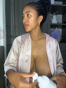 Mia sweet80 online show from 15, 10, 2025