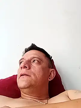 Snapshot of leon8013A chatting on 16, 2, 2026 leon8013A online show from 16, 2, 2026