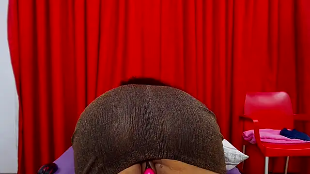 SexyBustyBoobs online show from 19, 12, 2025