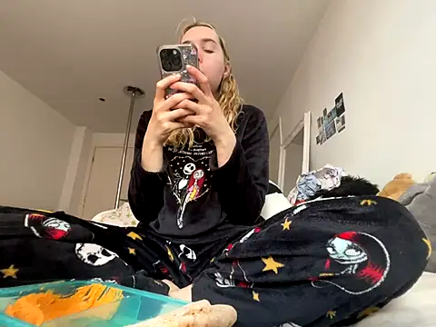 violetcutie online show from 28, 9, 2025