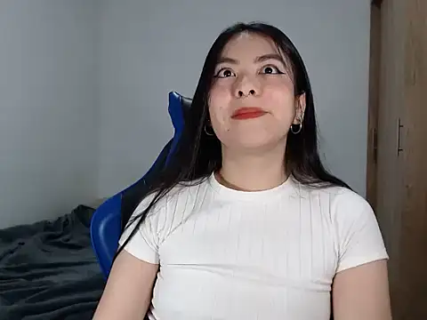 EloiseJun online show from 23, 11, 2025