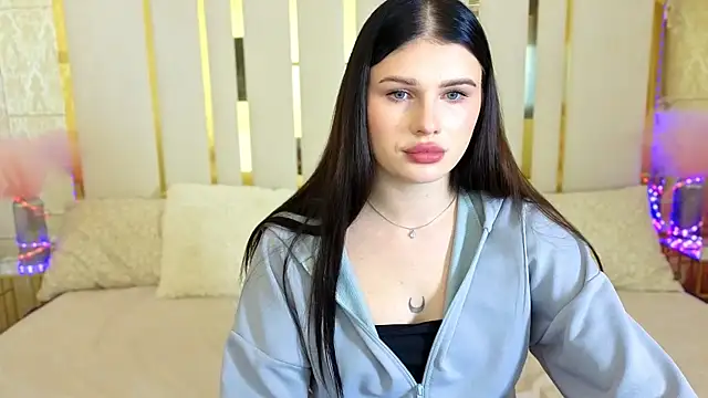 Neyla Charm online show from 17, 10, 2025