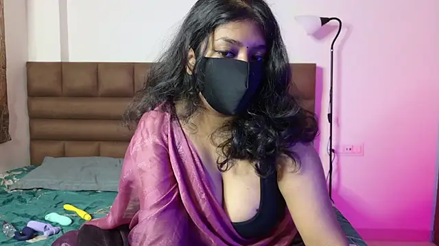 Snapshot of Gulaboo100 chatting on 28, 9, 2025 Gulaboo100 online show from 28, 9, 2025