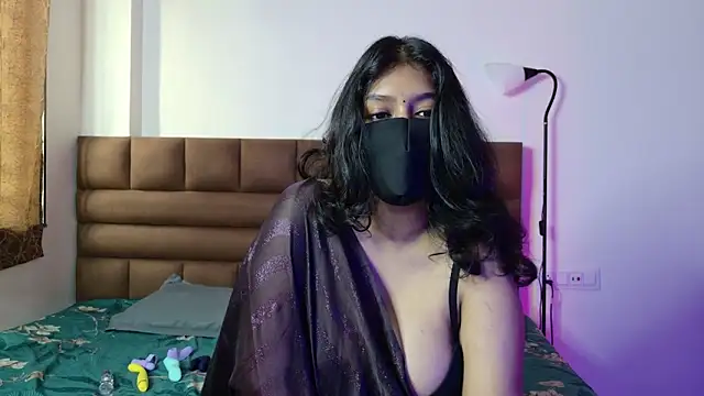 Snapshot of Gulaboo100 chatting on 3, 10, 2025 Gulaboo100 online show from 3, 10, 2025