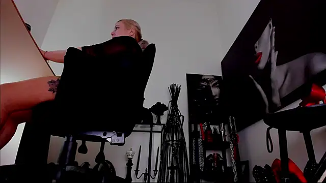 demisweet online show from 12, 2, 2026