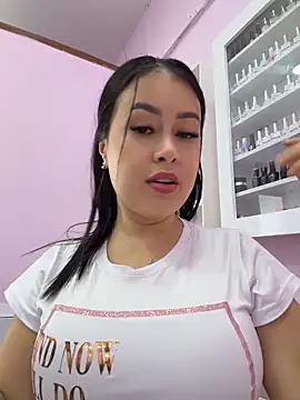 Snapshot of CrisMarulanda chatting on 13, 5, 2026 CrisMarulanda online show from 13, 5, 2026