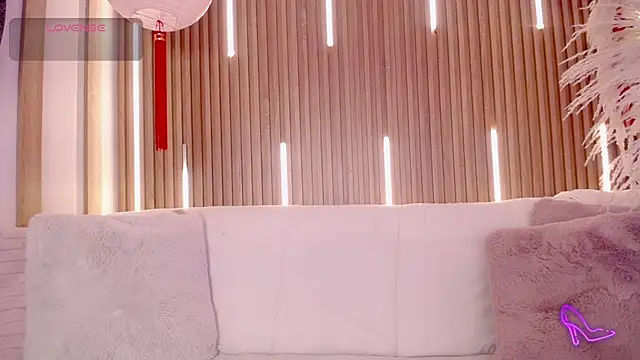 MylaDreams online show from 7, 2, 2026