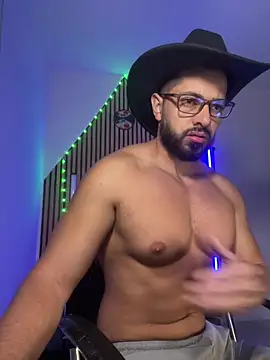 Snapshot of magnumchris chatting on 3, 2, 2026 magnumchris online show from 3, 2, 2026