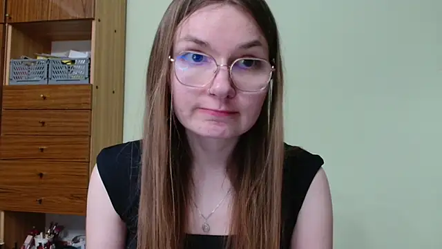 LooveELLYx online show from 19, 4, 2026