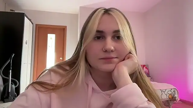 Snapshot of Crystal_Moonk chatting on 13, 10, 2025 Crystal Moonk online show from 13, 10, 2025
