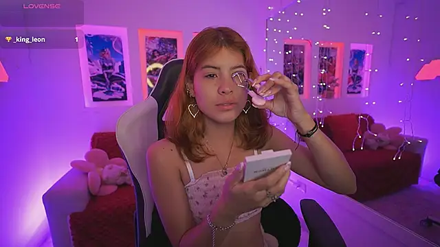 Snapshot of DahliaGrey chatting on 16, 5, 2026 DahliaGrey online show from 16, 5, 2026