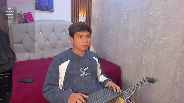 Snapshot of Thiago_Kozak chatting on 4, 6, 2026 Thiago Kozak online show from 4, 6, 2026