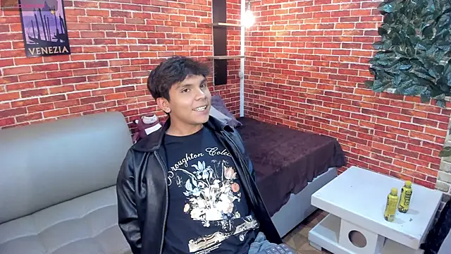 Snapshot of Thiago_Kozak chatting on 15, 7, 2026 Thiago Kozak online show from 15, 7, 2026