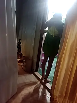 Snapshot of LunaNatural chatting on 11, 11, 2025 LunaNatural online show from 11, 11, 2025