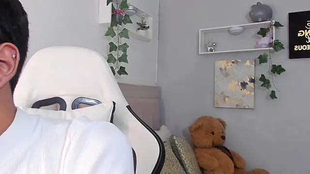 Thomas wil online show from 18, 11, 2025