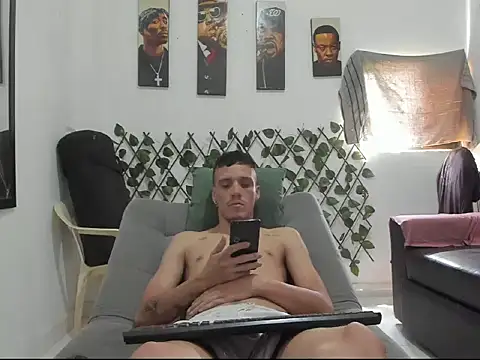Snapshot of Latins_Boss chatting on 23, 4, 2026 Latins Boss online show from 23, 4, 2026