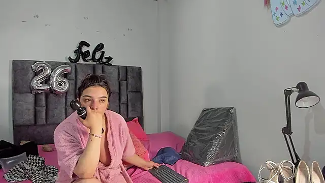 Esmeraldaa- online show from 7, 3, 2026