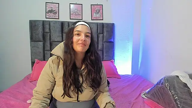 Snapshot of Esmeraldaa- chatting on 3, 6, 2026 Esmeraldaa- online show from 3, 6, 2026