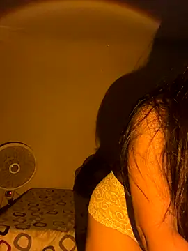 effie castroo online show from 18, 9, 2025