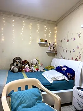 effie castroo online show from 7, 10, 2025