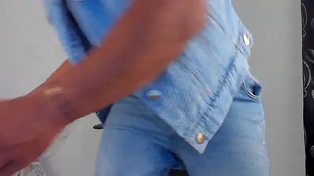 Snapshot of magnusclark chatting on 2, 2, 2026 magnusclark online show from 2, 2, 2026