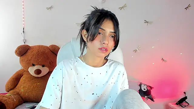 Snapshot of princessluna_19 chatting on 19, 9, 2025 princessluna 19 online show from 19, 9, 2025