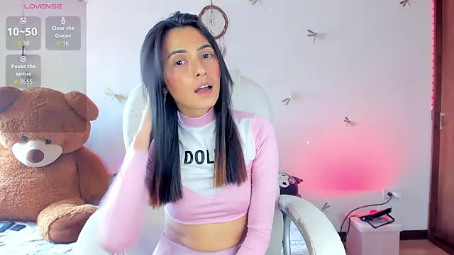 Snapshot of princessluna_19 chatting on 24, 9, 2025 princessluna 19 online show from 24, 9, 2025