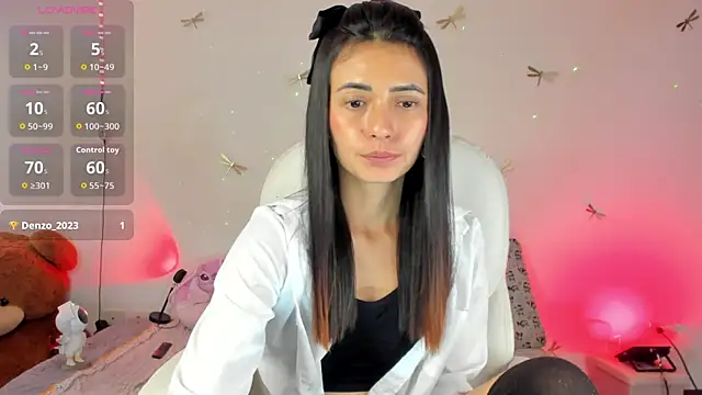 Snapshot of princessluna_19 chatting on 7, 10, 2025 princessluna 19 online show from 7, 10, 2025