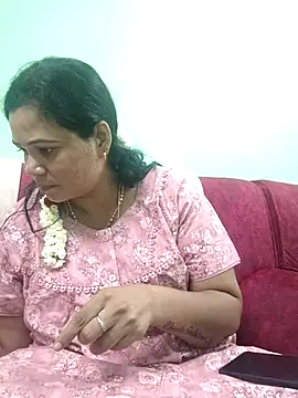 Snapshot of tamilaruvi chatting on 5, 5, 2026 tamilaruvi online show from 5, 5, 2026