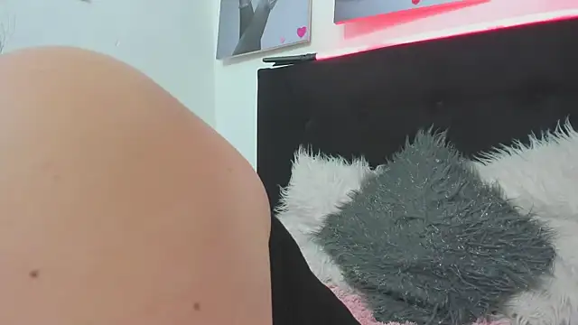 katherine blair online show from 6, 4, 2026