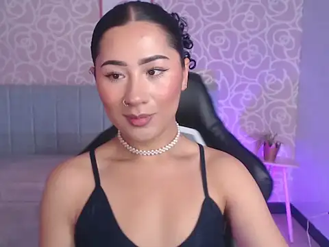 Snapshot of evelyn_ch_ chatting on 19, 9, 2025 evelyn ch online show from 19, 9, 2025