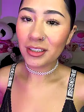 Snapshot of evelyn_ch_ chatting on 2, 10, 2025 evelyn ch online show from 2, 10, 2025