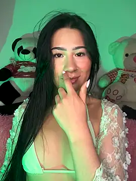 Snapshot of evelyn_ch_ chatting on 3, 10, 2025 evelyn ch online show from 3, 10, 2025