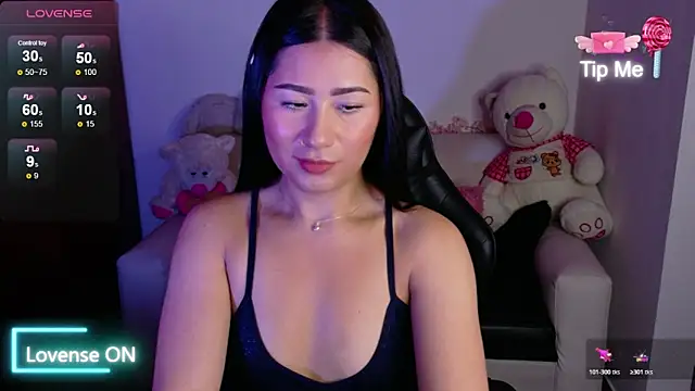 evelyn ch  online show from 25, 11, 2025