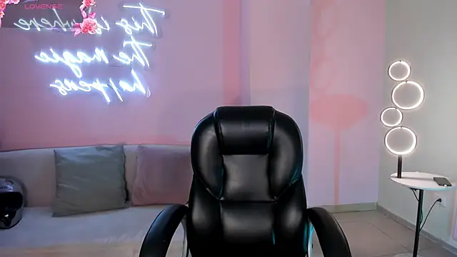 Snapshot of IsabellaMoreau chatting on 12, 6, 2026 IsabellaMoreau online show from 12, 6, 2026