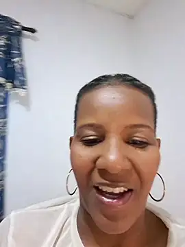 Snapshot of VikysDavis chatting on 28, 9, 2025 VikysDavis online show from 28, 9, 2025