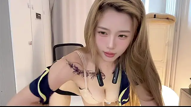 Snapshot of yiyi5588 chatting on 7, 7, 2026 yiyi5588 online show from 7, 7, 2026