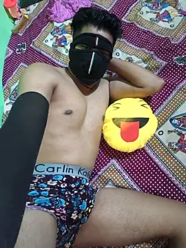 Snapshot of Dassing_strip_couple chatting on 2, 10, 2025 Dassing strip couple online show from 2, 10, 2025