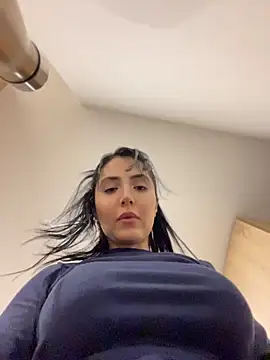 Snapshot of oh_nina chatting on 8, 7, 2026 oh nina online show from 8, 7, 2026