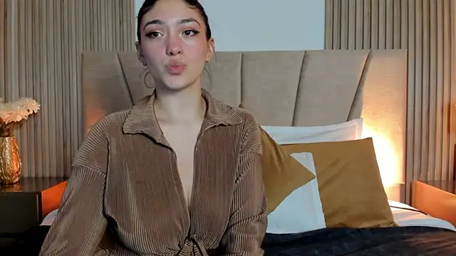 Victoria Beaumont online show from 6, 11, 2025