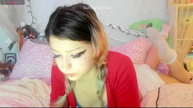 Snapshot of bunnyislewd chatting on 5, 7, 2026 bunnyislewd online show from 5, 7, 2026